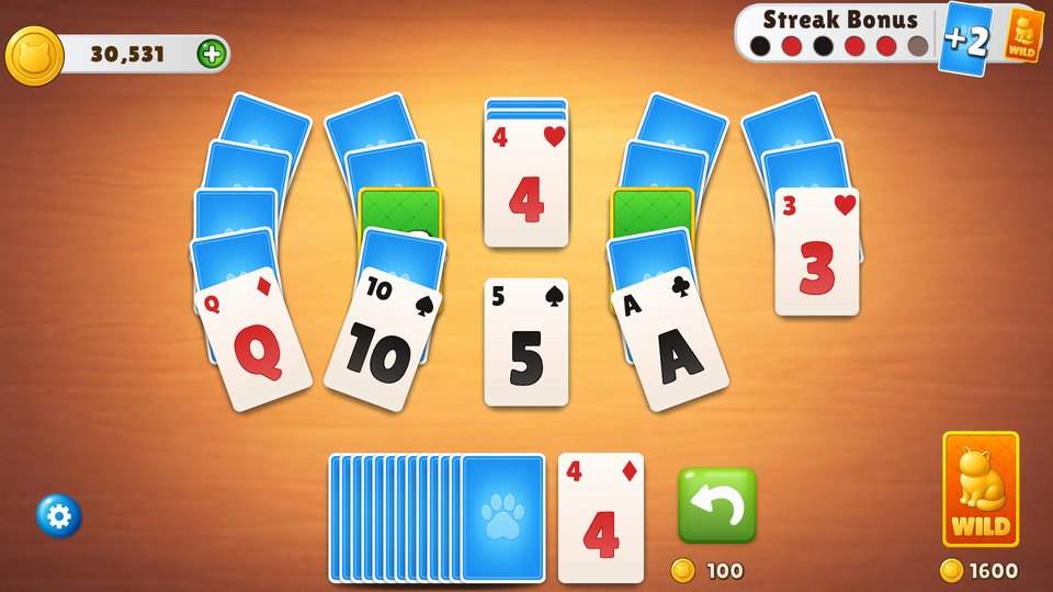 A TriPeaks solitaire board with a five-card streak